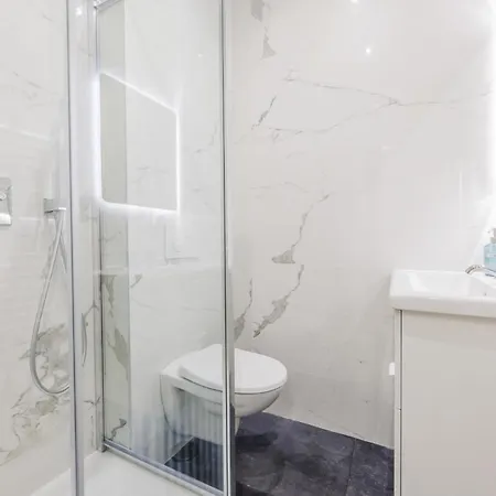 Διαμέρισμα Spacious - 2br 6p - Republique