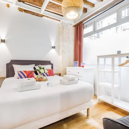 Διαμέρισμα Spacious - 2br 6p - Republique